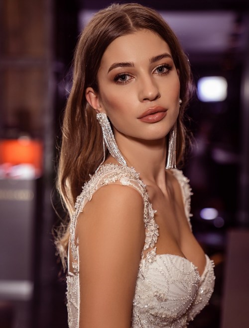 https://elisebride.ro/images/stories/virtuemart/product/VWD-SL13       (3).jpg